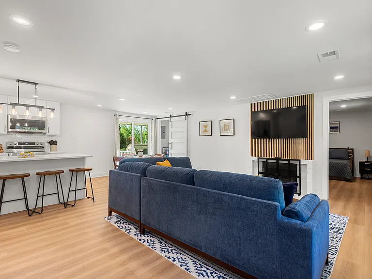 6318 Fairfield Dr — Photo 15