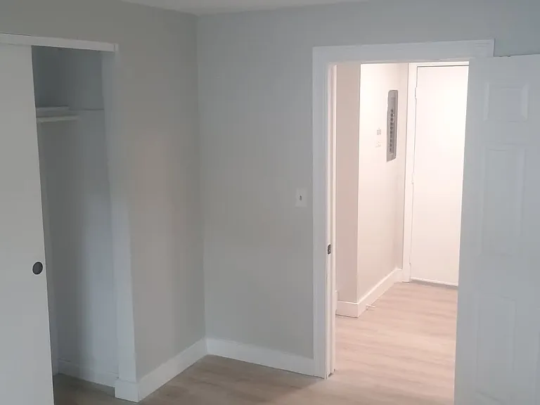 20 Hy Sil Ave #9 — Photo 22