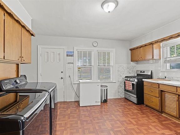 4th image of 2814 N 66th Ter