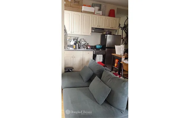 Rented by Douglas Elliman | media 13