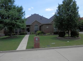 710 Saint Robby Dr, Mansfield, TX 76063