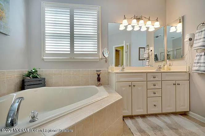 2 Marlow Dr — Photo 8