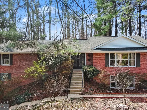 3706 Quaint Acre Cir, Falls Church, VA 22041