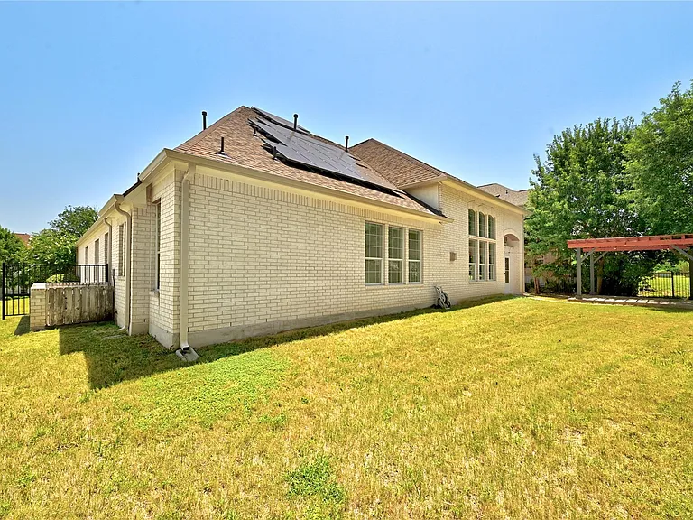 201 Varco Dr — Photo 30