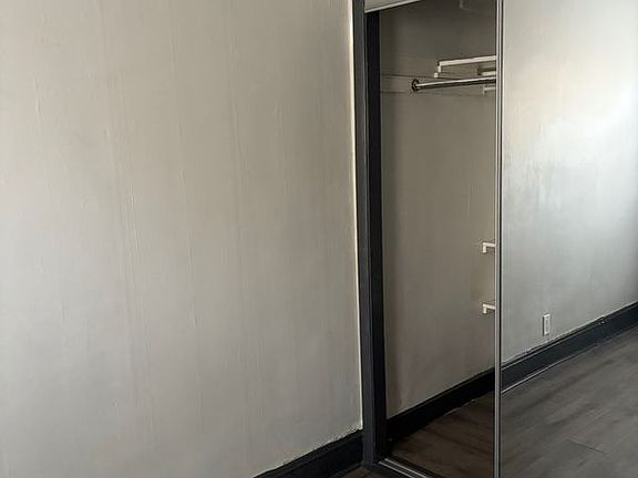 4th image of 4959 W Wrightwood Ave #1E