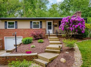 1070 Middlecoff Dr, Akron, OH 44313