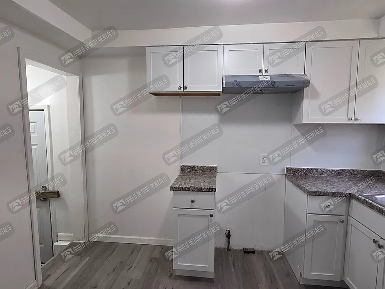 2944 Ewald Cir — Photo 17