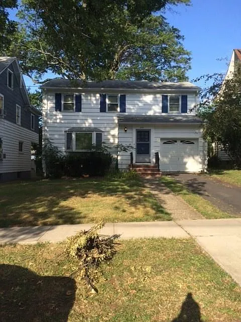 610 S 1st Ave photo 1