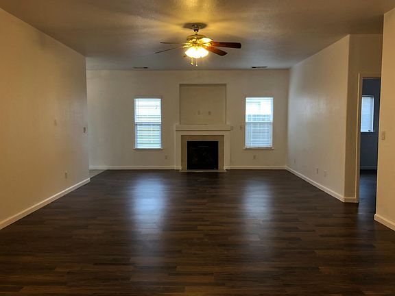 5th image of 557 Regis Dr