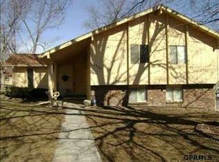 13906 Y Cir, Omaha, NE 68137