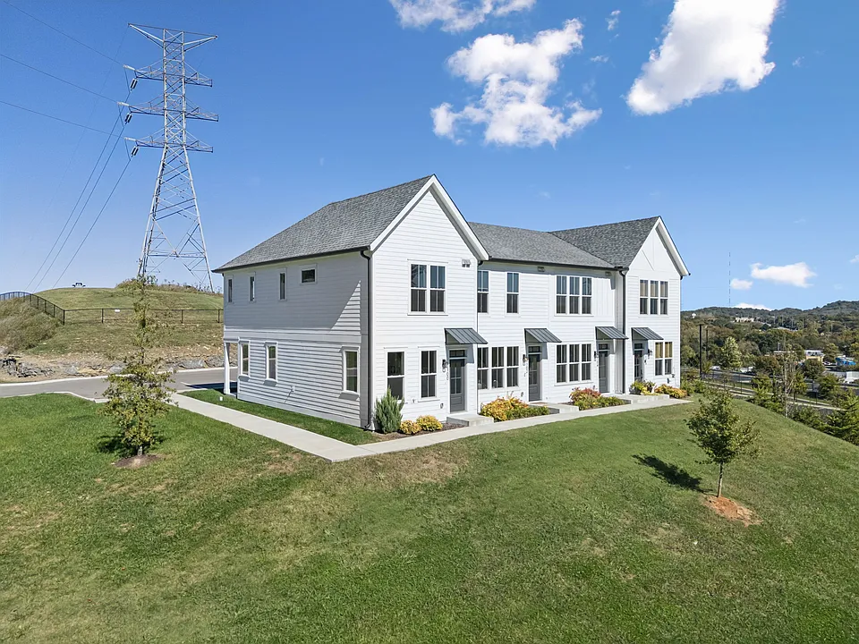100 Stella Dr #100