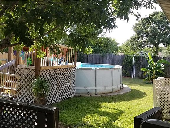 3rd image of 431 Bent Wood Dr