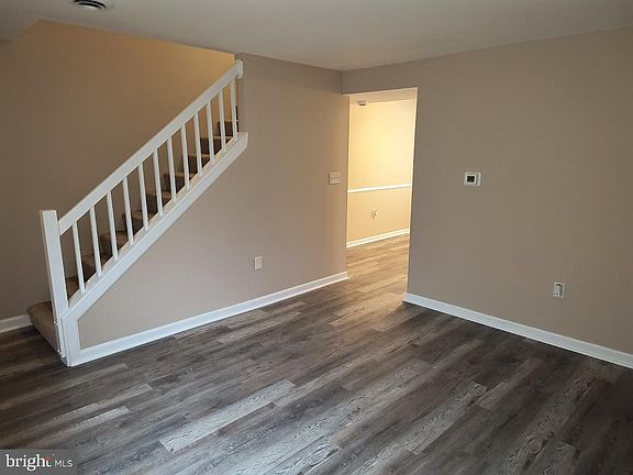 2nd image of 2010 Melrose Ln