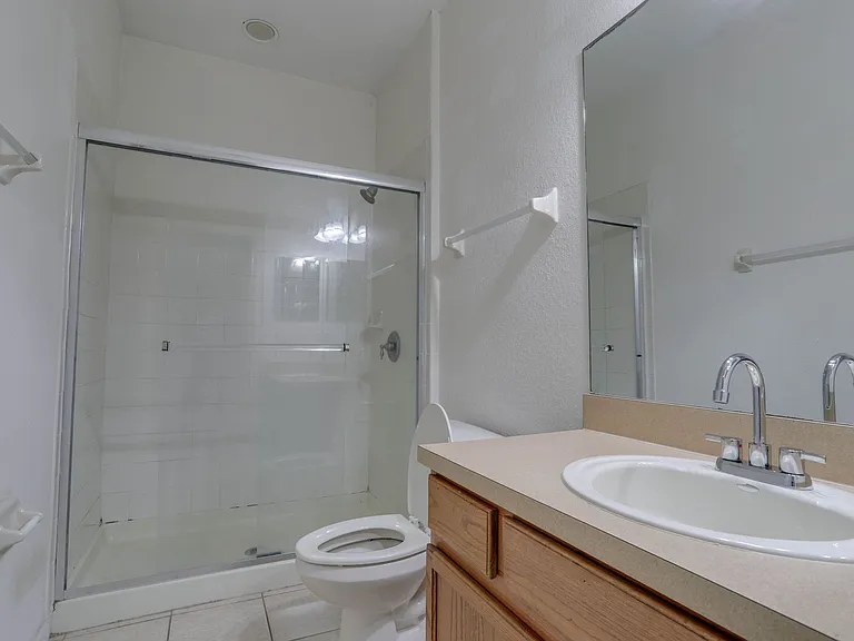 4977 Pall Mall St W — Photo 25