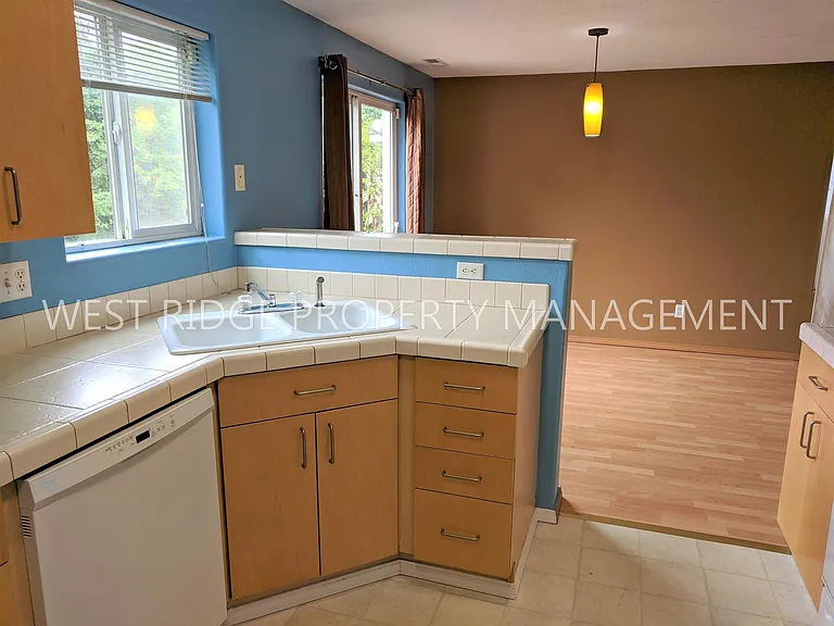 519 SW 207th Ave — Photo 8