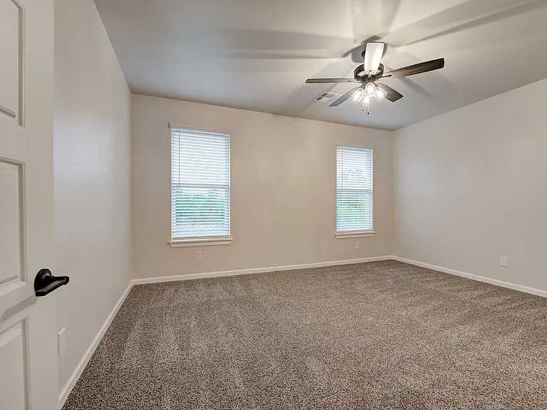 2298 E Sooner Rd — Photo 19