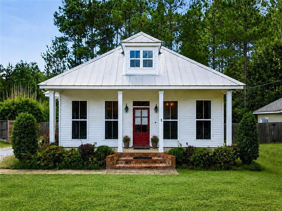 1st image of 70393 Menuet Rd