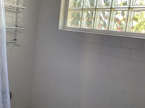 5th image of 1005 NW 44th St