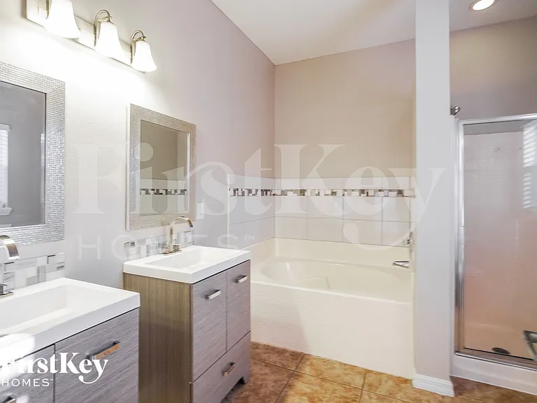 1823 Ribbon Falls Pkwy — Photo 10