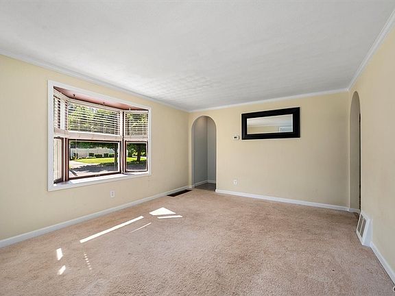 3rd image of 54 Sunnyside Dr
