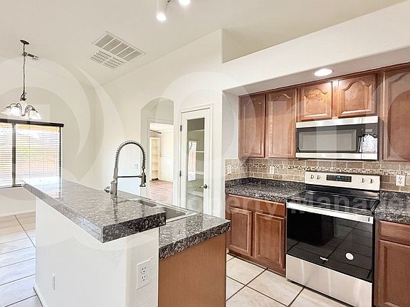4th image of 20784 N Jones Ct