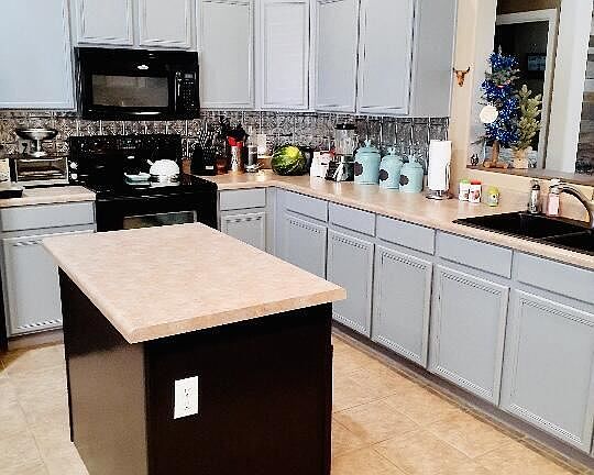 2nd image of 1677 E Fontana Dr