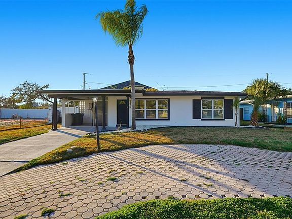 3rd image of 2470 Del Rio Way