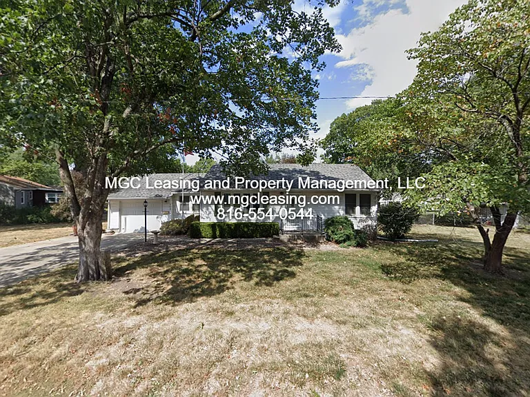 102 SE 9th St — Photo 18
