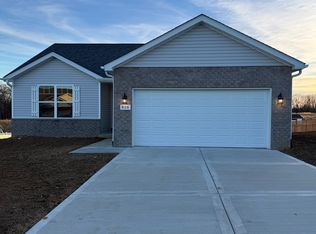 826 Glenbriar Dr, Waterloo, IL 62298