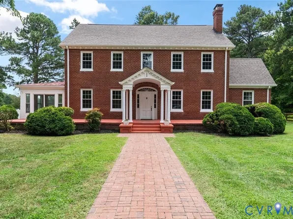 300 Hillcrest Rd, La Crosse, VA 23950