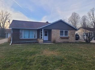 219 Circle Dr, Hartland, WI 53029