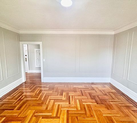 5th image of 289 Lincoln Ave #43