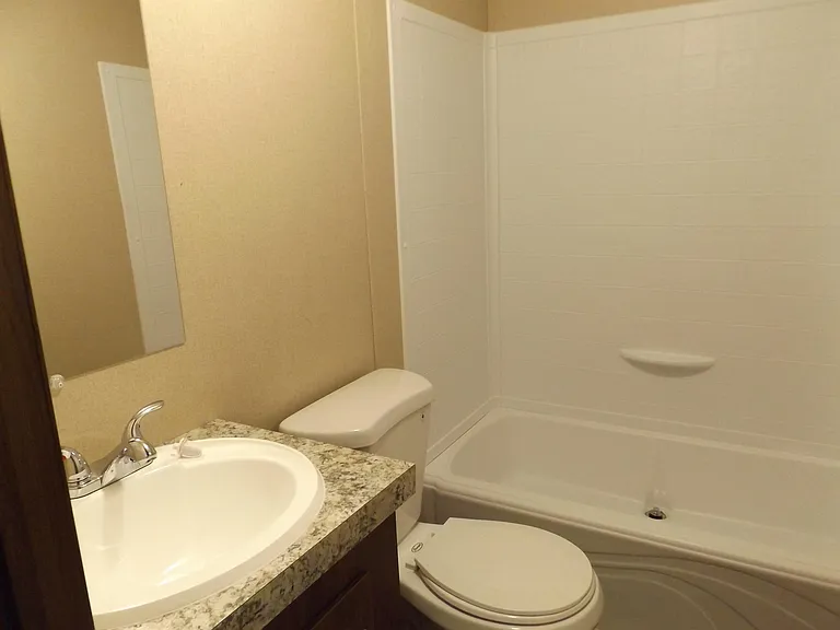 204 Martha Ct — Photo 11