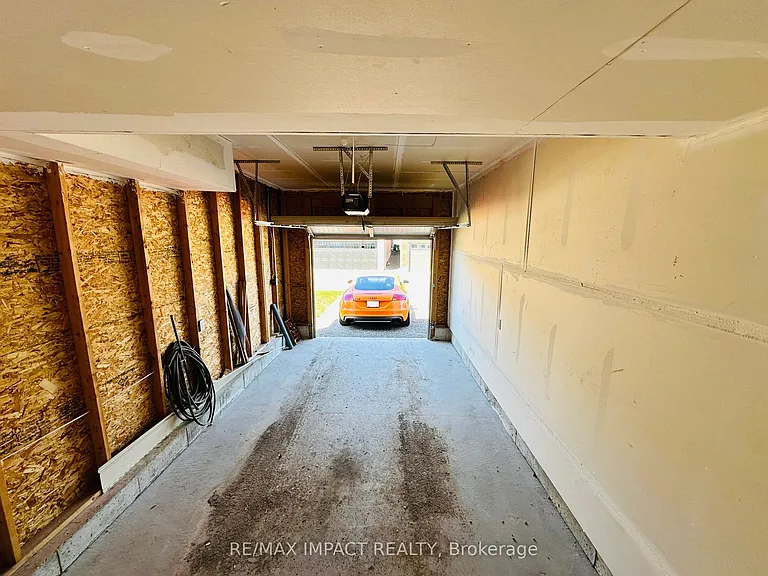 867 Broadway Blvd — Photo 24