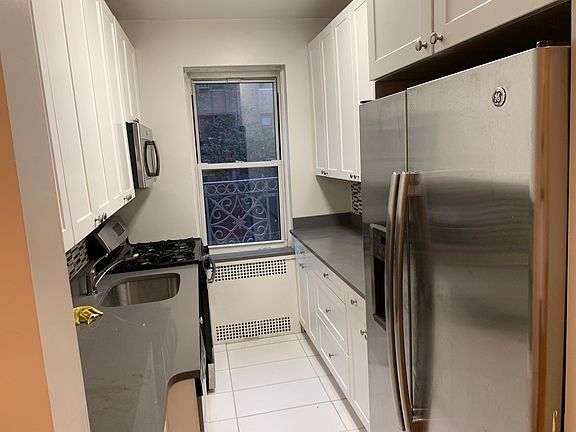 4th image of 68-64 Yellowstone Blvd #21