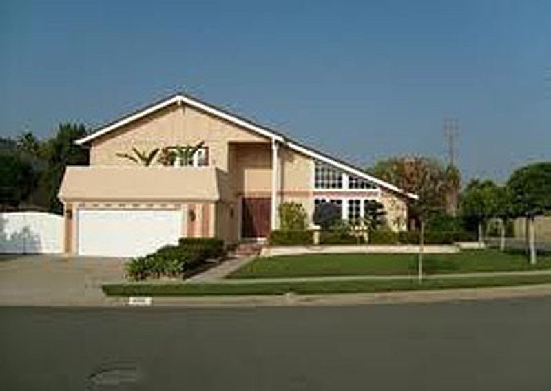 1st image of 2851 N Palm Ave