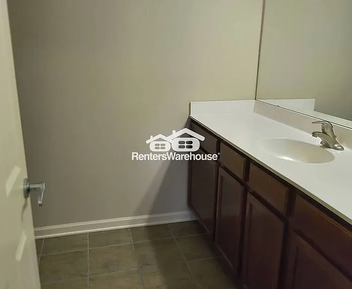 8108 Oakview Cir N — Photo 15