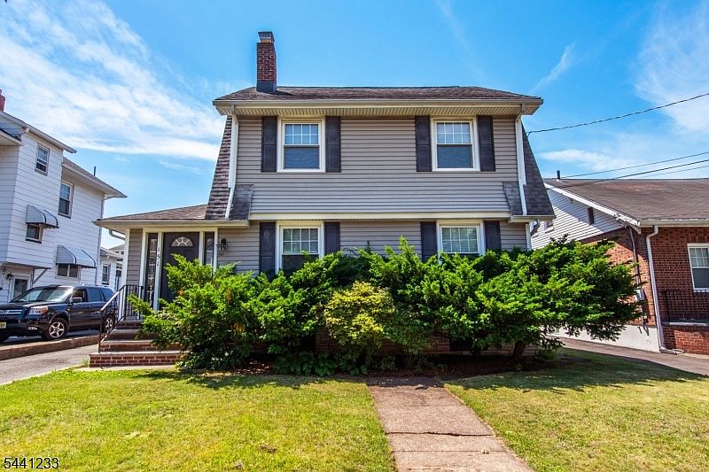 1st image of 151 Luddington Ave