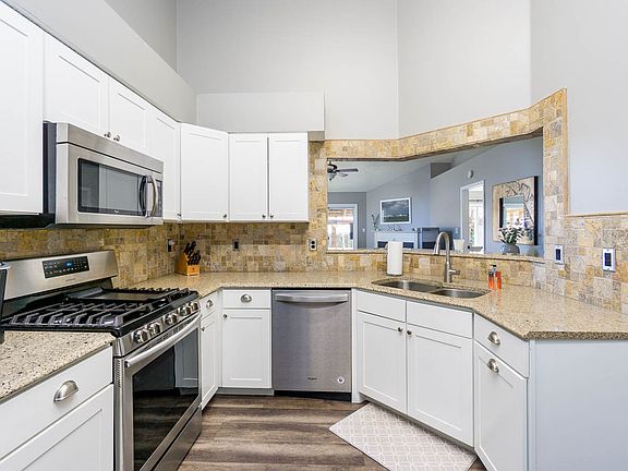 4th image of 1706 E Camby Ln