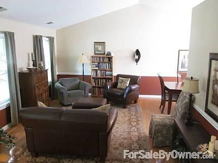 Living Room : This extra large living room with vaulted ceiling is fantastic for entertaining.