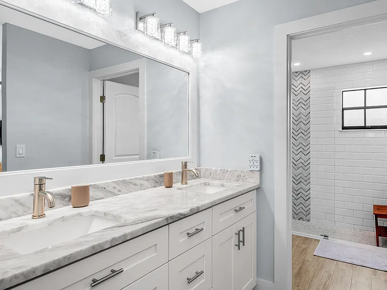 13549 Fountain View Blvd — Photo 26