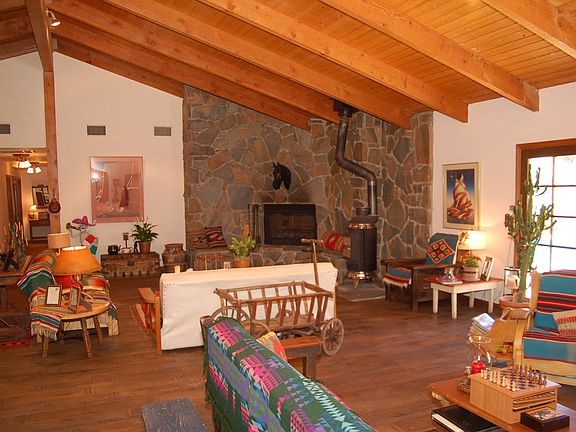 Fireplace/Beam Ceilings