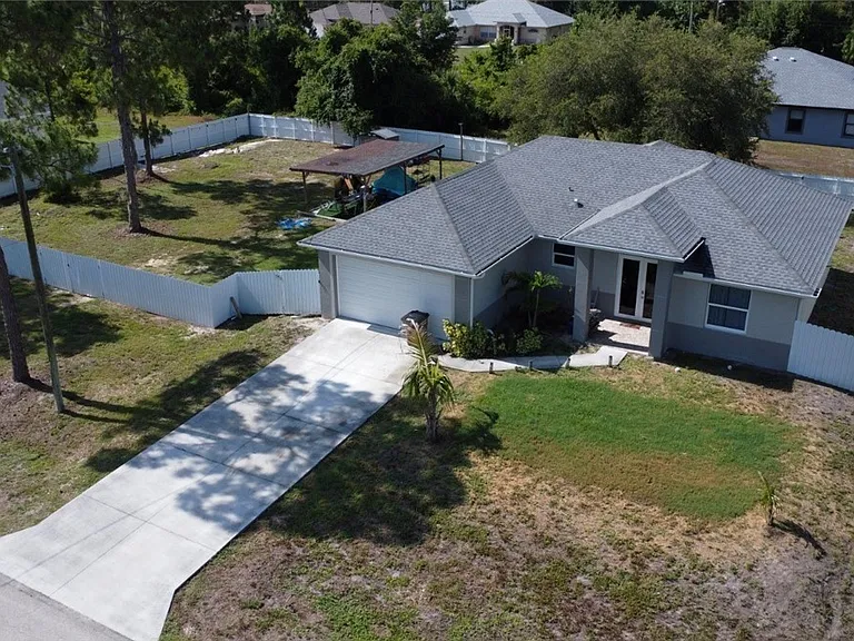 750 Cane St E — Photo 18