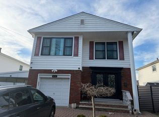 476 Willow Rd W #A, Staten Island, NY 10314