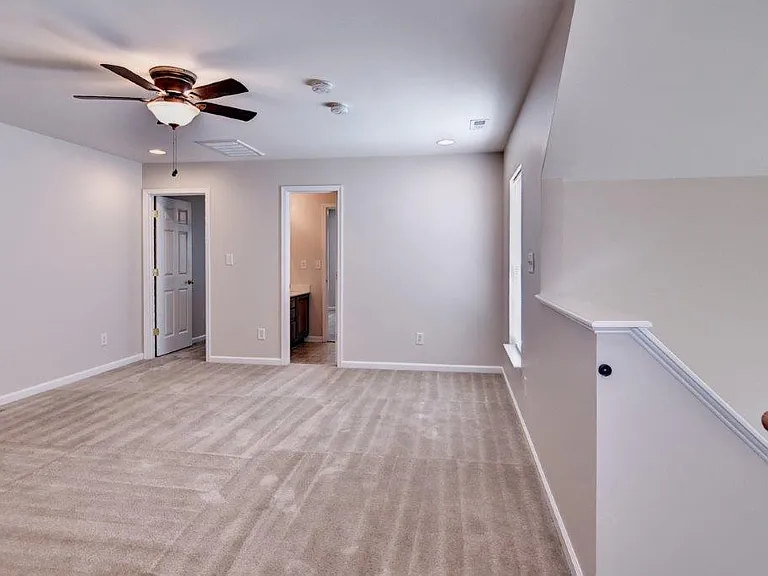 4559 Beacon Hill Dr — Photo 18