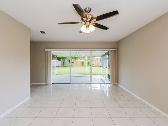 5th image of 3447 Laurel Dale Dr