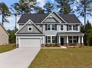 104 Pinnacle Dr, Spring Lake, NC 28390
