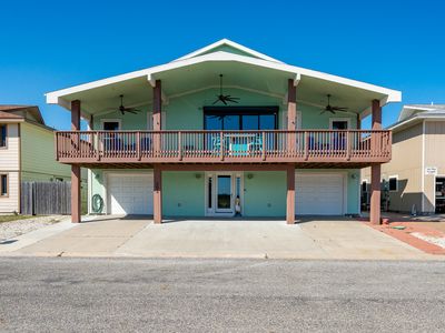 202 Bayview Dr, Aransas Pass, TX, 78336