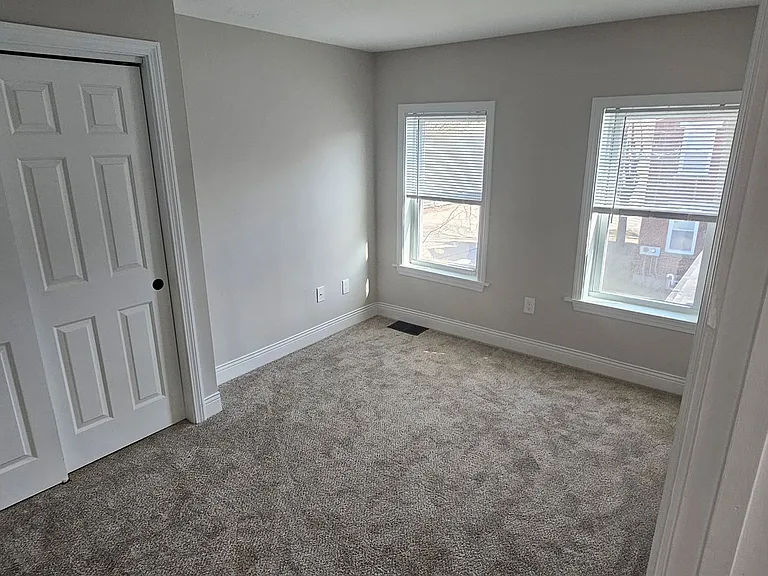 Amoskeag Apartments — Photo 27