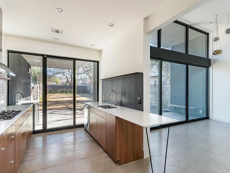 3305 Garden Villa Ln #B — Photo 13